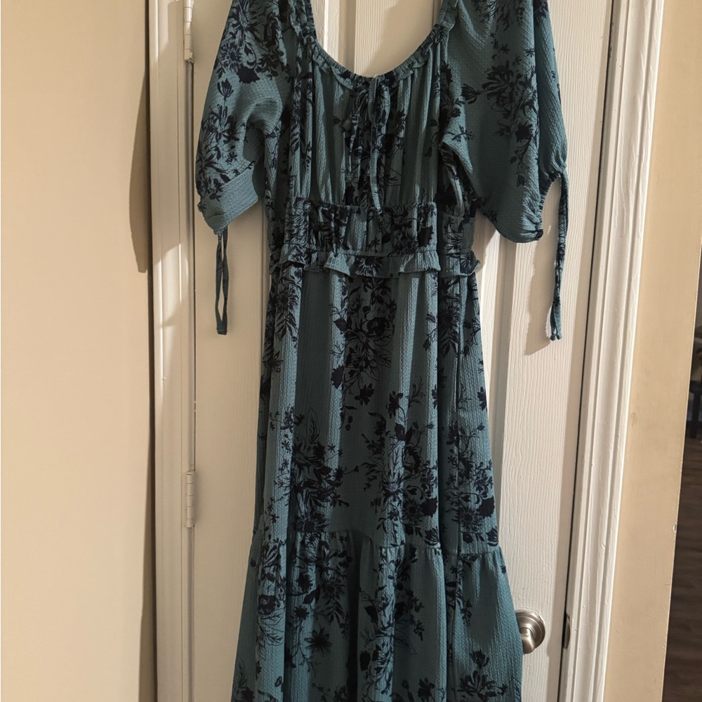 Elegant Blue Floral Dress